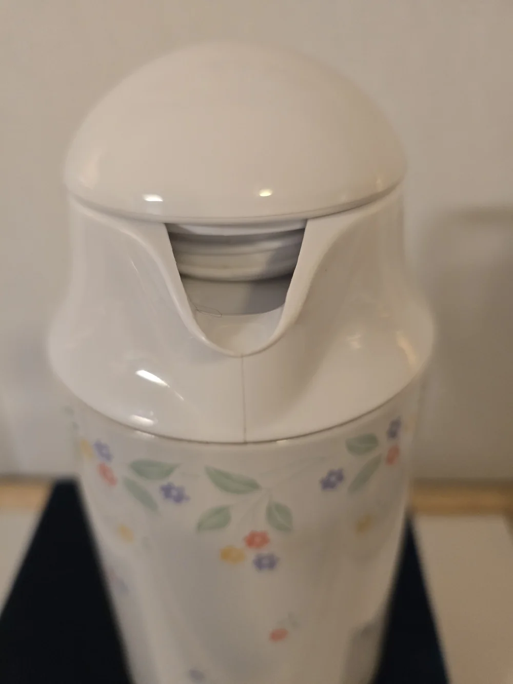 Vintage Corning Thermique 1-Qt Thermal Carafe English Meadow Pattern